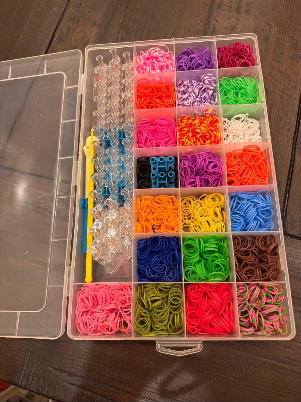 Assorted Color Loom Bands Storage Kit - Clear Organizer with Multicolor Bands